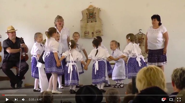Részletek a Városi Néptáncgála fellépőinek műsorából