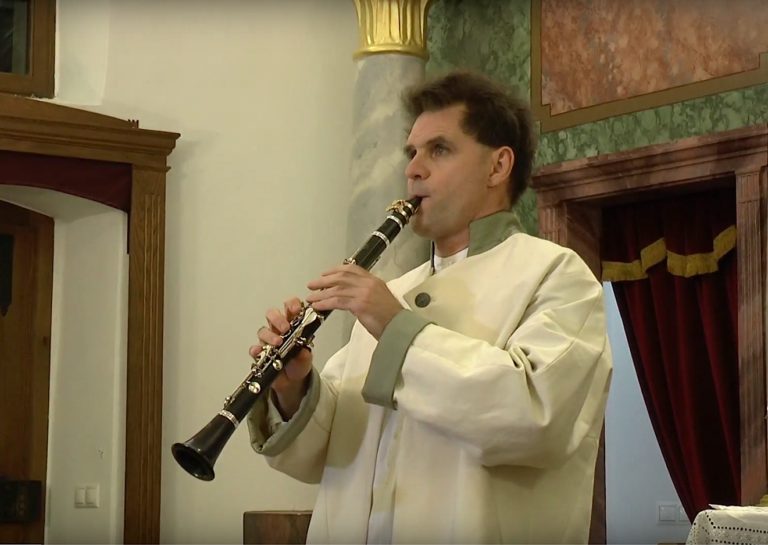 Klarinéton csendültek fel Bach szólóhegedűre írt művei