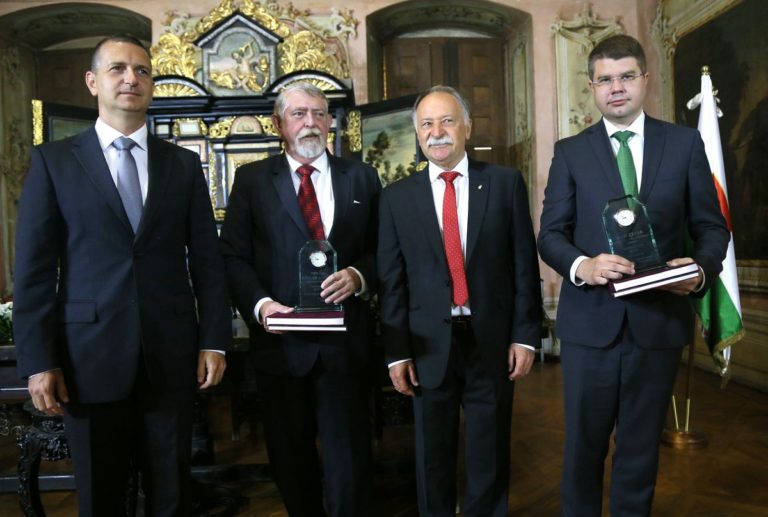 Köszöntötték az új minisztert