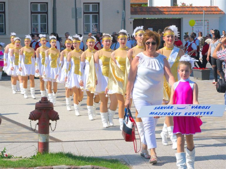 XI. Fúvószenei és Mazsorett fesztivál felvonulás