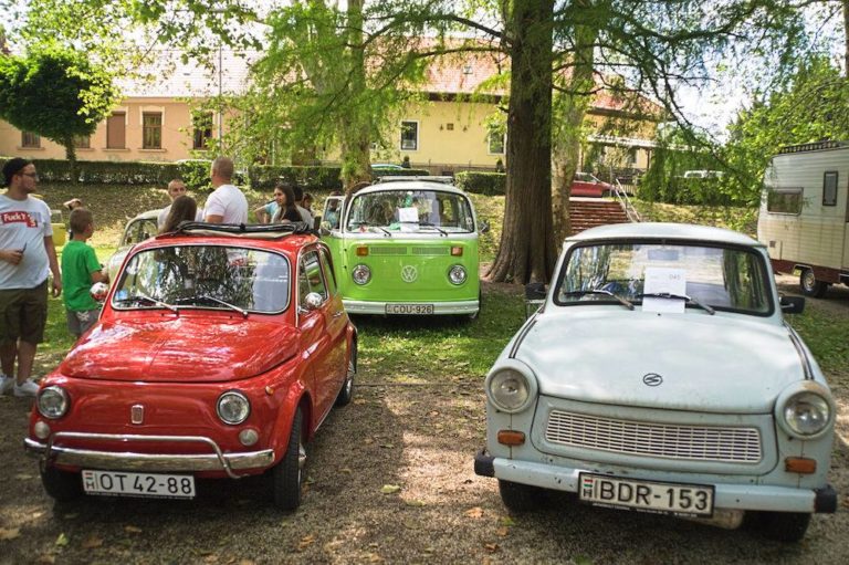 Veterán piknik a várparkban