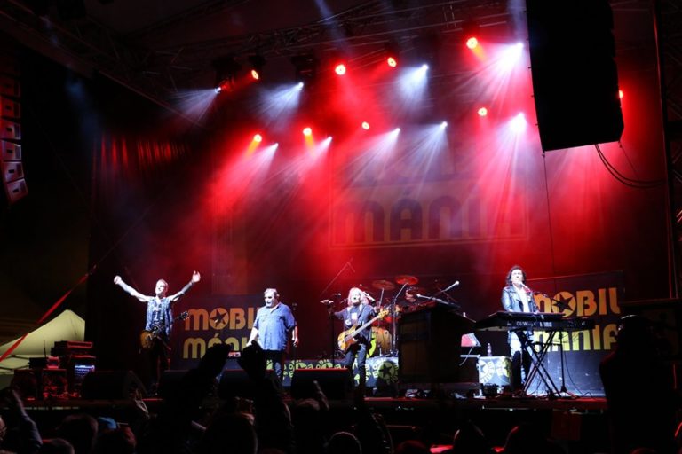 Mobil Mánia koncert a Posta téren