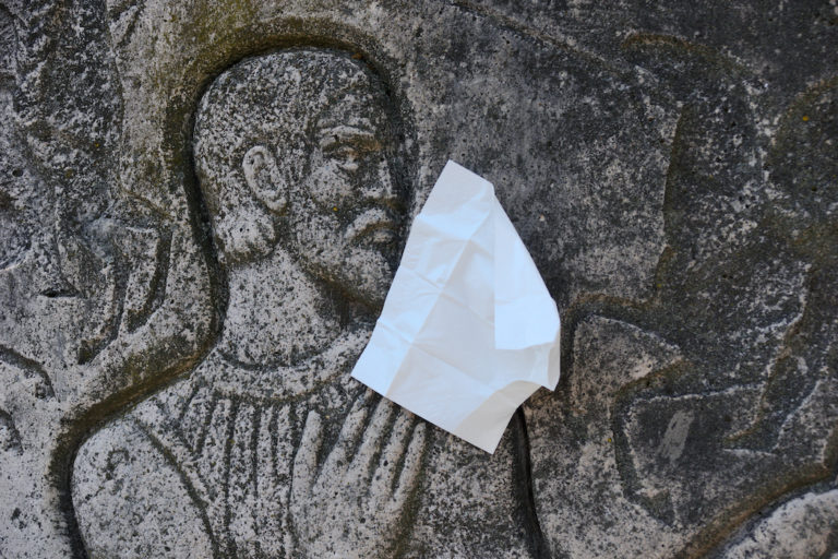 Vírus, idus, március