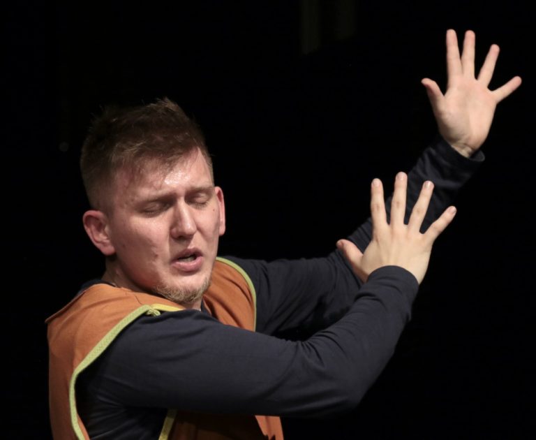 Soltis színház: Jancsi bajban van