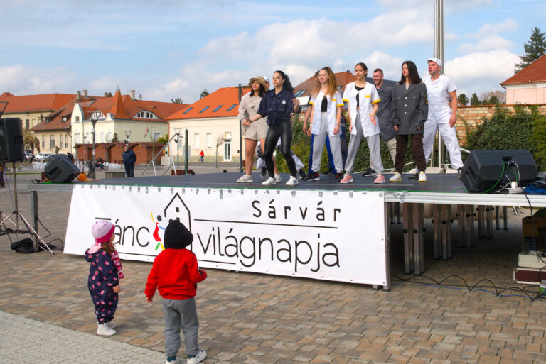 A Tánc Világnapja Sárváron