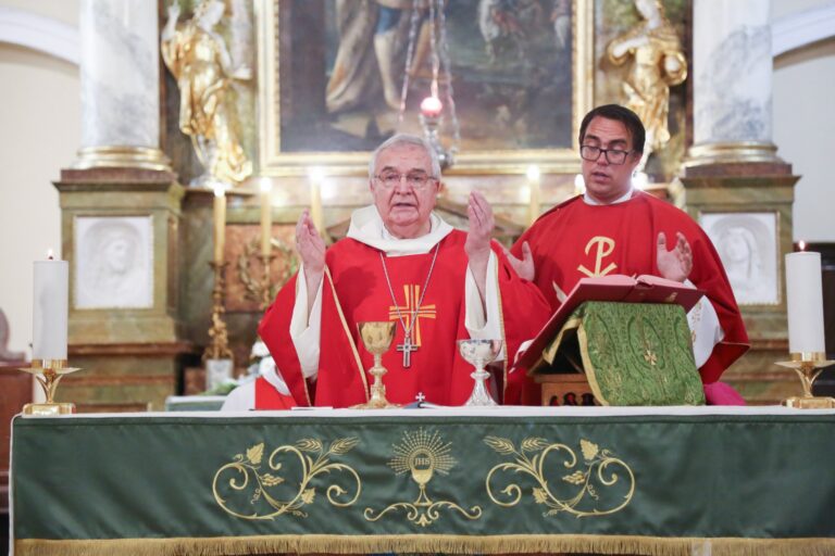 Várszegi Asztrik szentmiséje