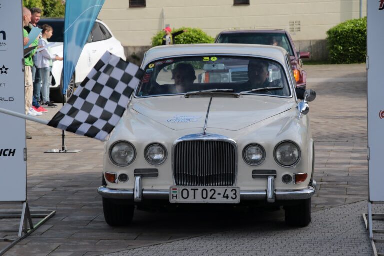 Balaton Classic – Veterán autók versenye Siófok-Sárvár-Siófok