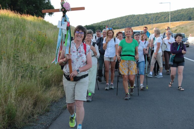 Gyalogos zarándokút Mariazellbe, erdei, bazilikai szentmise
