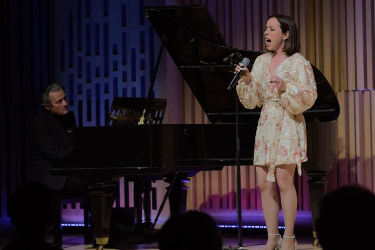 Némi JAZZ, MEG sok-sok sláger – Kozma Orsi koncertje a sárvári Zene Házában