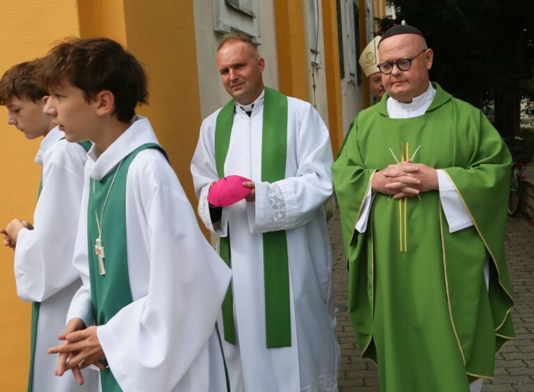 Veni Sancte püspöki áldással