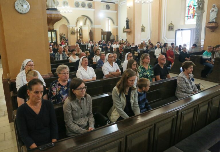 Ünnepi szentmise kórusmuzsikával
